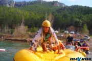 Máxima Aventura - Humor Amarillo, gincana acuática en Montanejos