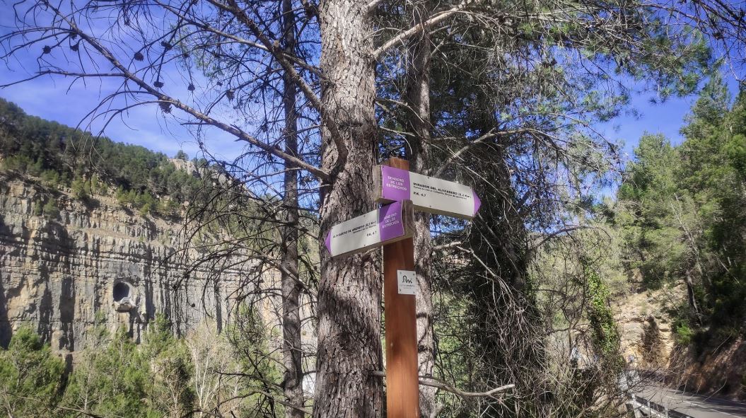 Rutas-de-senderismo-en-Montanejos-Ruta-de-los-Estrechos-Maxima-Aventura